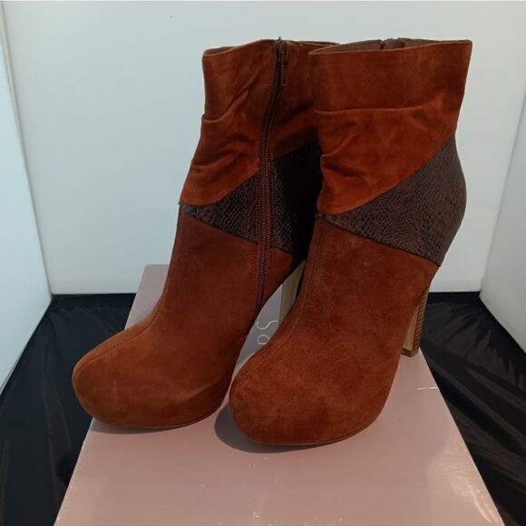 💯🔥BAKERS KATERINA SUEDE LEATHER BOOTIES 3" HEELS WOMEN'S SIZE 9.5- Gently Wor - Picture 9 of 11